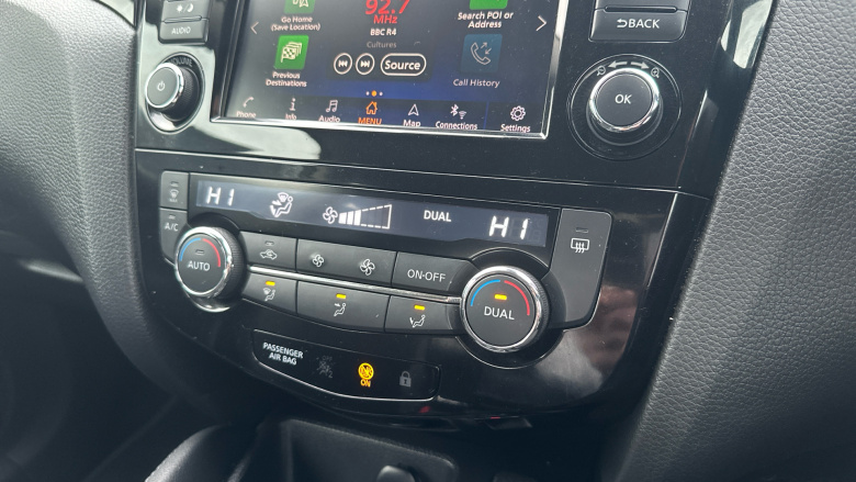 Nissan Qashqai 1.3 DiG-T Acenta Premium 5dr Petrol Hatchback